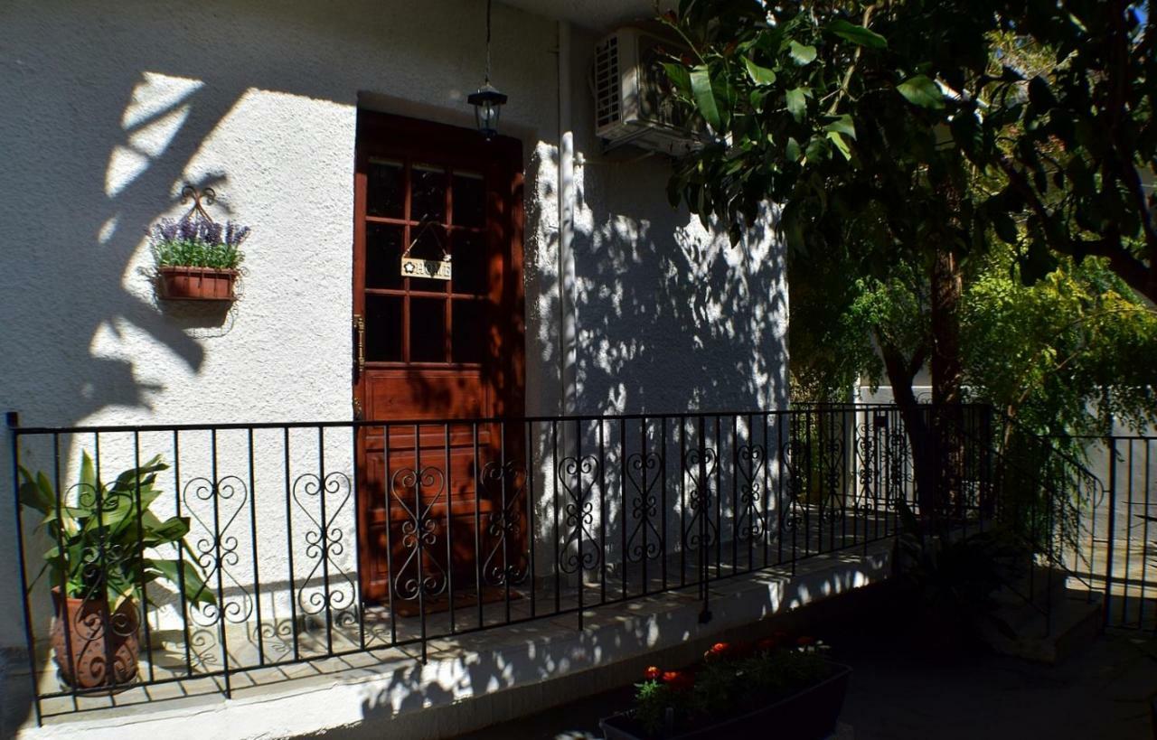 Apartament House Inside Garden Wolos Zewnętrze zdjęcie