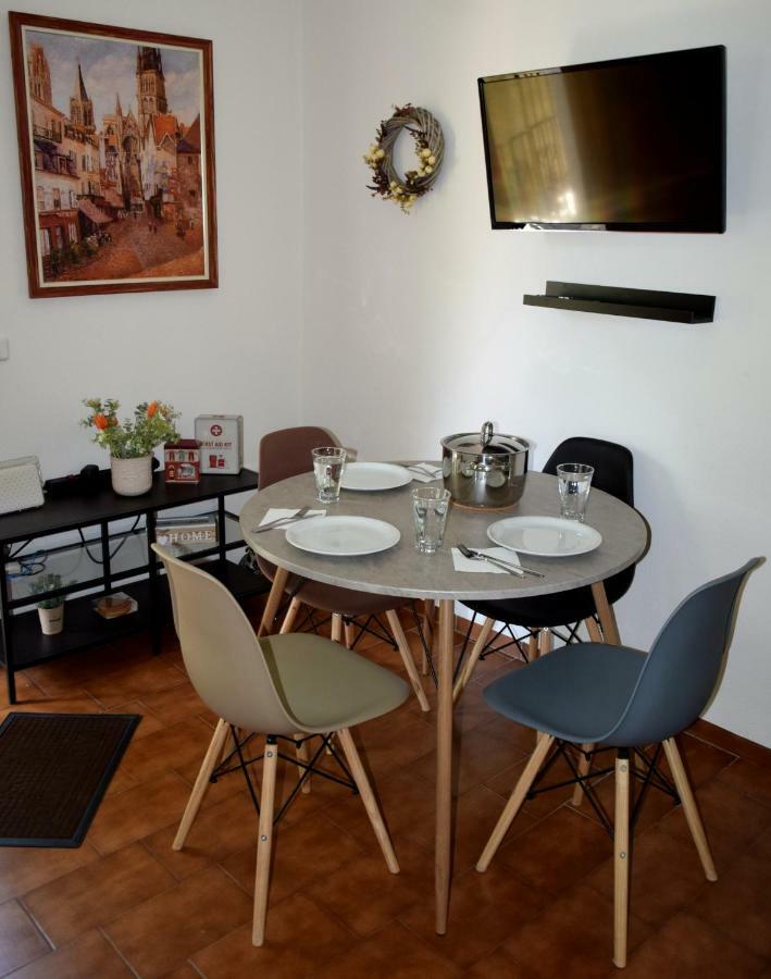 Apartament House Inside Garden Wolos Zewnętrze zdjęcie